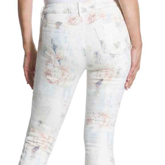 ✨4 for $20✨ | Chico’s | Platinum Diffused Floral Jeggings | 4 - Picture 3 of 8